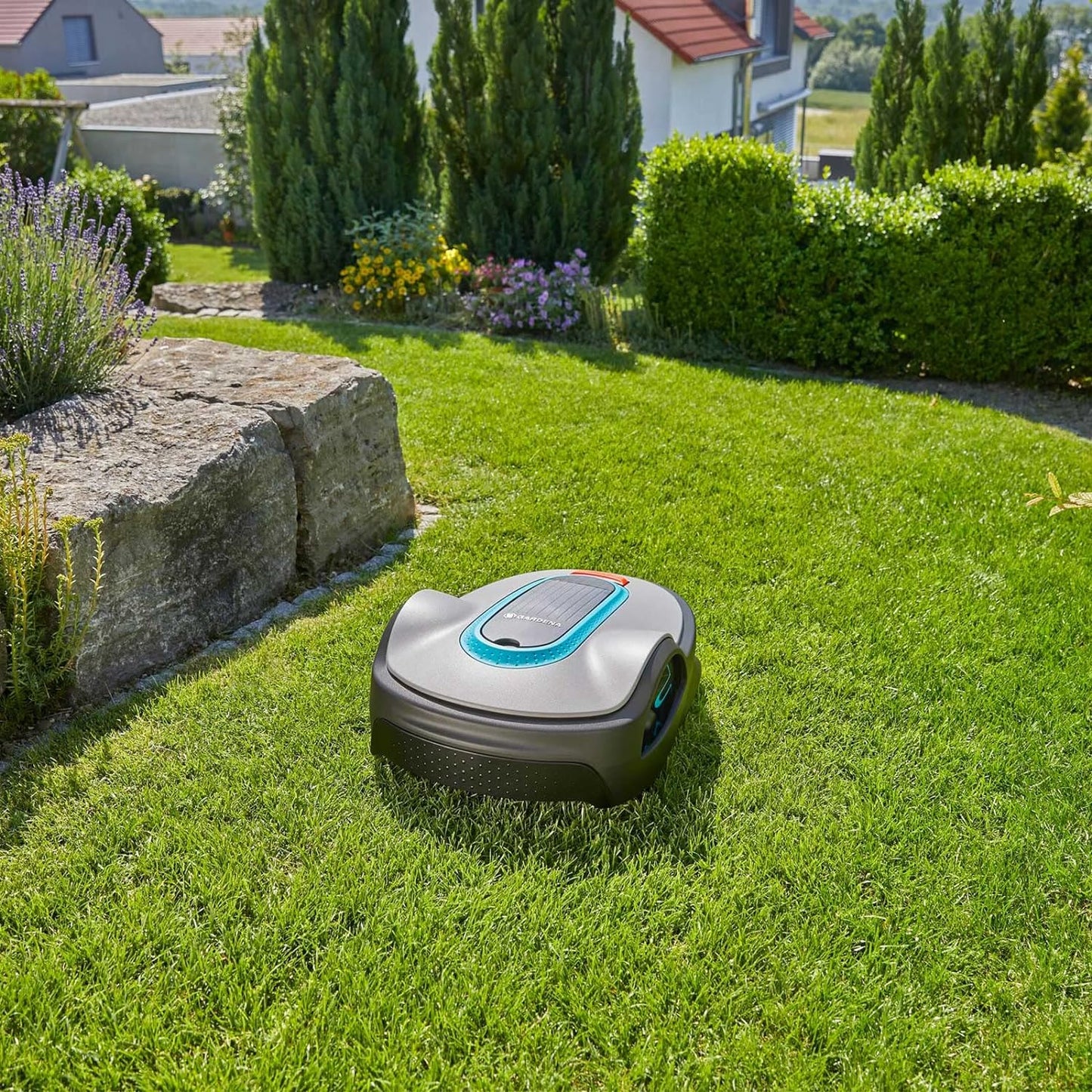 Gardena smart SILENO Life 1000 Mähroboter-Set: Innovative LONA KI-Technologie, SensorControl, für Steigungen bis 35 Prozent, inkl. smart Gateway, UK-Version (19702-68), Schwarz / Türkis / Grau